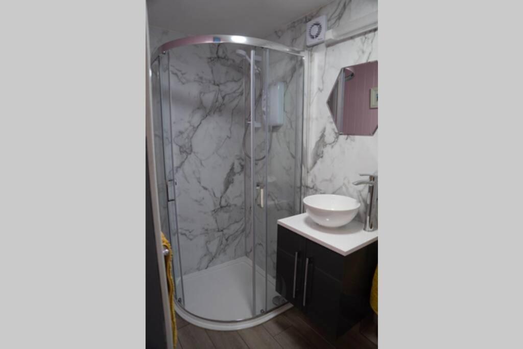 فيلا The Treehouse - Sleeps 4 Old Leake المظهر الخارجي الصورة